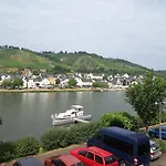 莫赛全景公寓 *