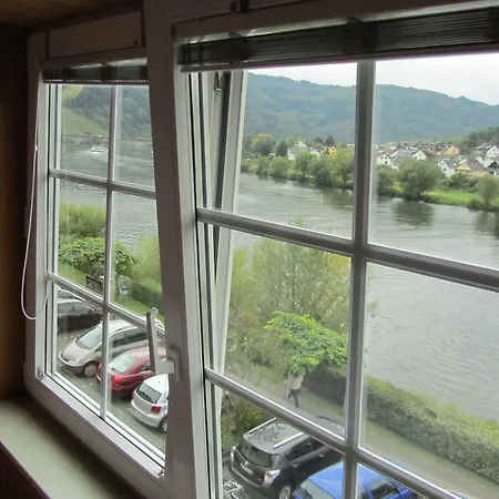 Mosel Panorama Apartamento *